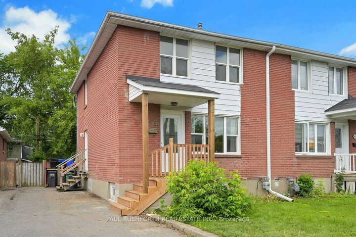 Property Photo: 2418 Clementine Boulevard ON K1V 8E2