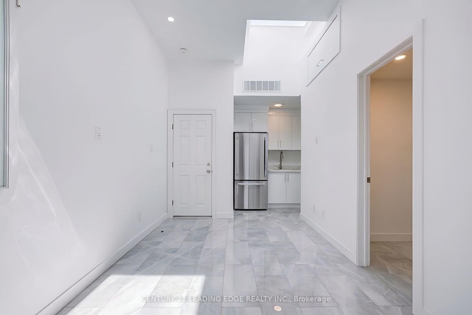 Property Photo:  1375 Bathurst Street Unit B  ON M5R 3H8 