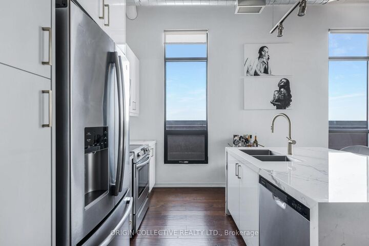 Property Photo:  736 Dundas Street E Ph2  ON M5A 2C5 