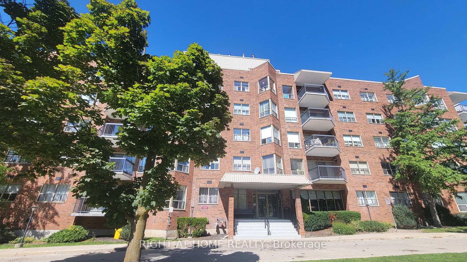 Property Photo:  300 Keats Way 505  ON N2L 6E6 