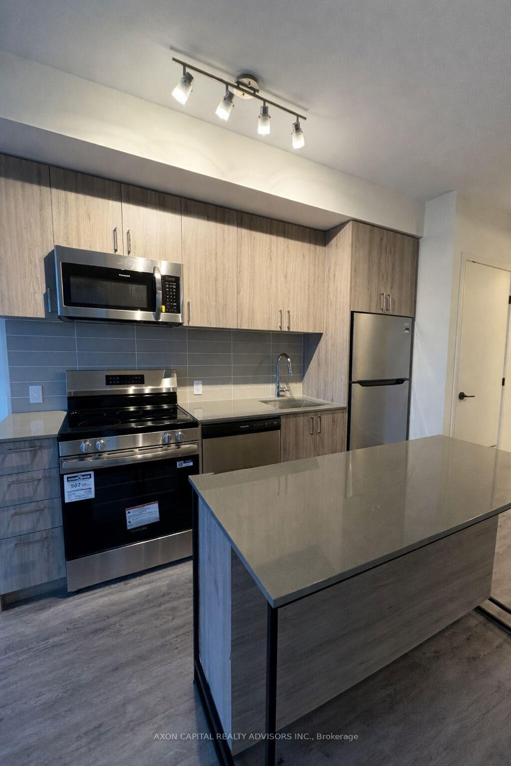 Property Photo:  8020 Derry Road 1001  ON L9T 9N7 