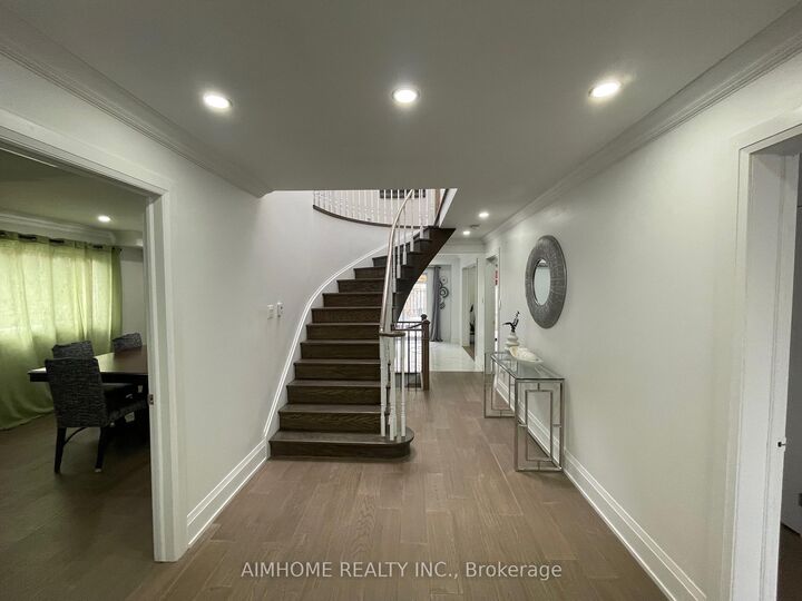Property Photo:  166 Fincham Avenue Main  ON L3P 4B3 