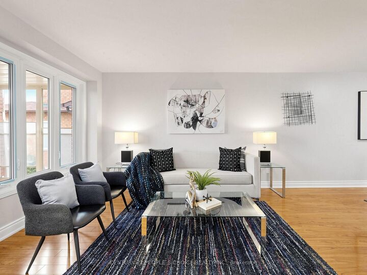 Property Photo: 1125 Ivandale Drive ON L5V 1A9