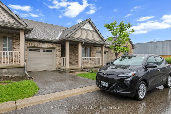 Property Photo:  215 North Centre Road 12  ON N5X 4E3 