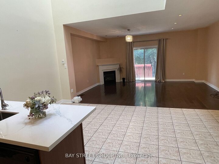 Property Photo:  220 Yorkland Street  ON L4S 1A2 