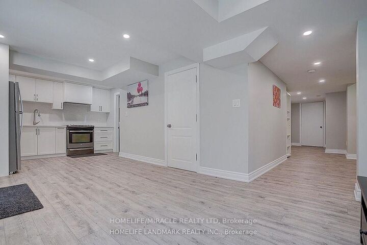 Property Photo:  28 Hunwicks Crescent  ON L1Z 0E4 