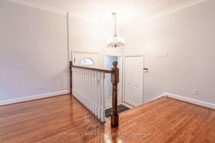 Property Photo:  37 Millburn Drive  ON M9B 2W8 