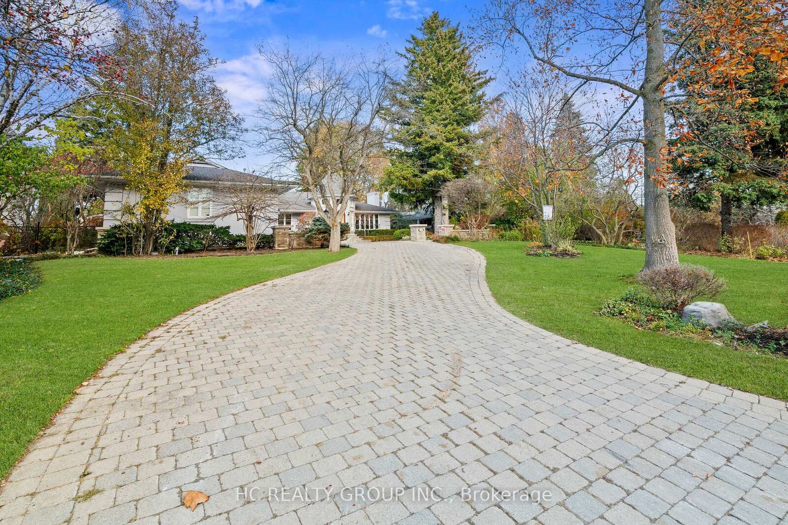 Property Photo:  80 Bayview Ridge N/A  ON M2L 1E6 