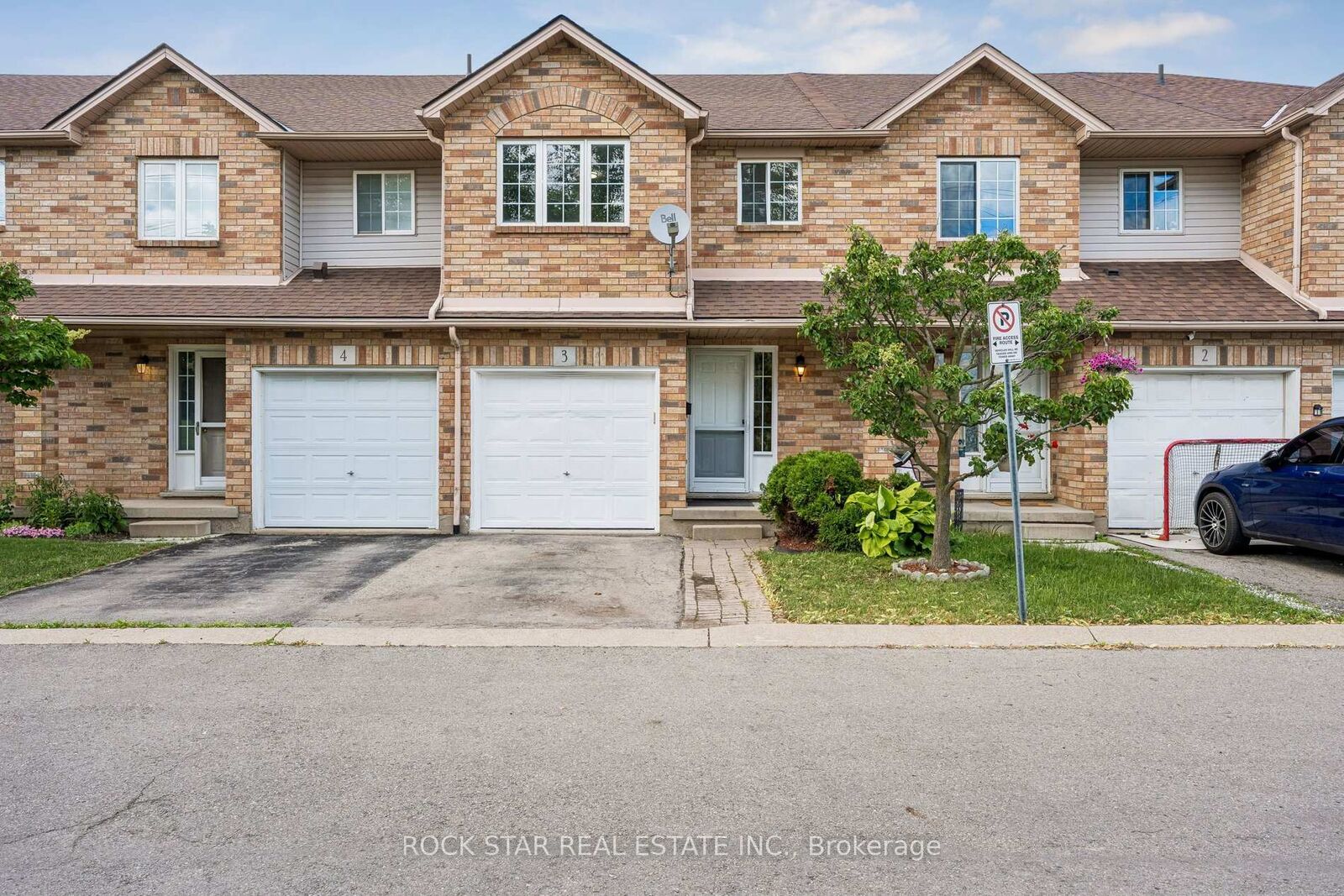 Property Photo:  1860 Upper Gage Avenue 3  ON L8W 3Y6 