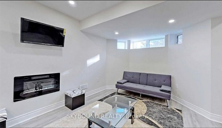 Property Photo:  3461 Park Heights Way Basement  ON L5M 0V5 