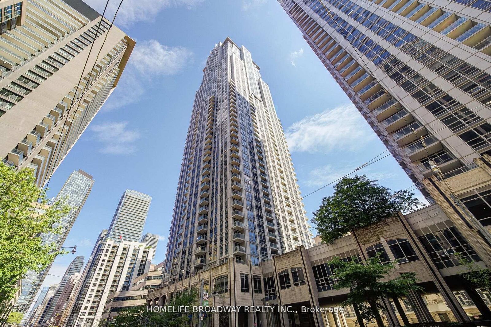 Property Photo:  763 Bay Street 1111  ON M5G 2R3 