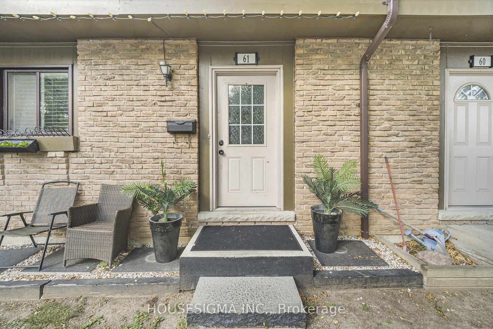 Property Photo: 105 Hansen Road N 61 ON L6V 3C9