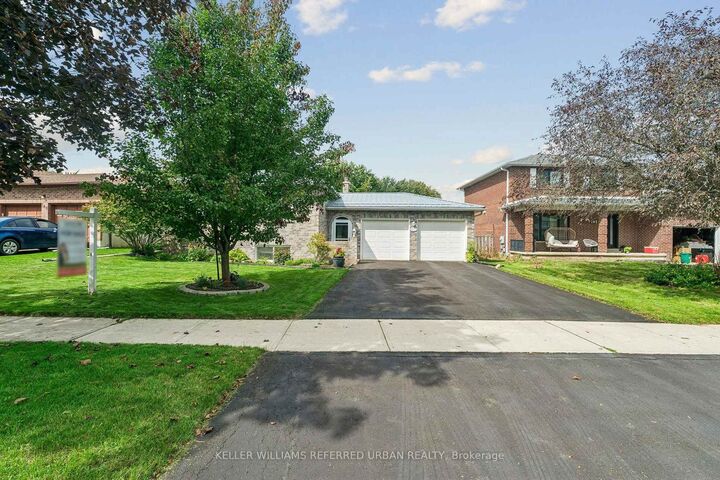 Property Photo: 190 Hilltop Drive ON L9N 1B8
