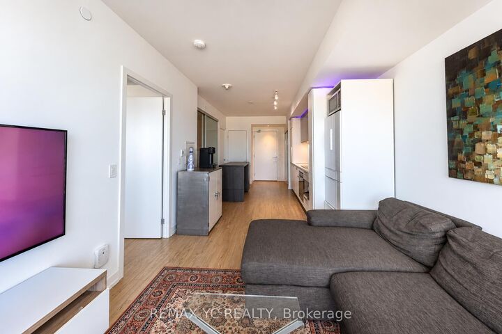 Property Photo:  85 Wood Street Ph11  ON M4Y 0E8 