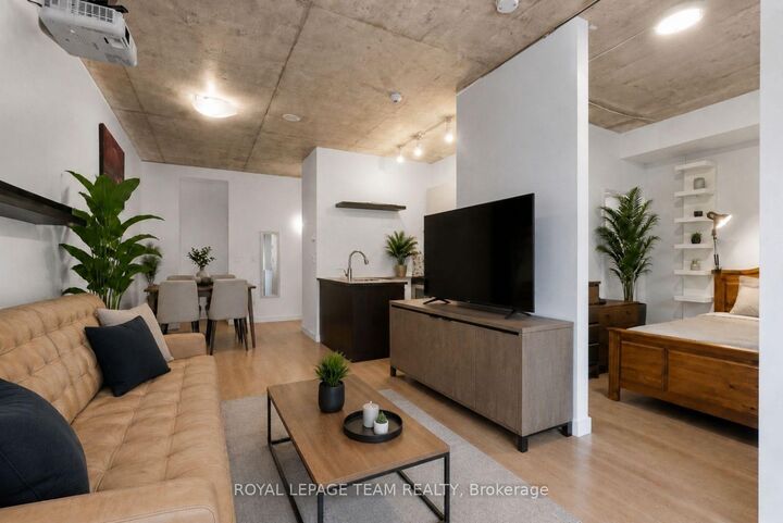 Property Photo:  179 George Street 1005  ON K1N 1J8 
