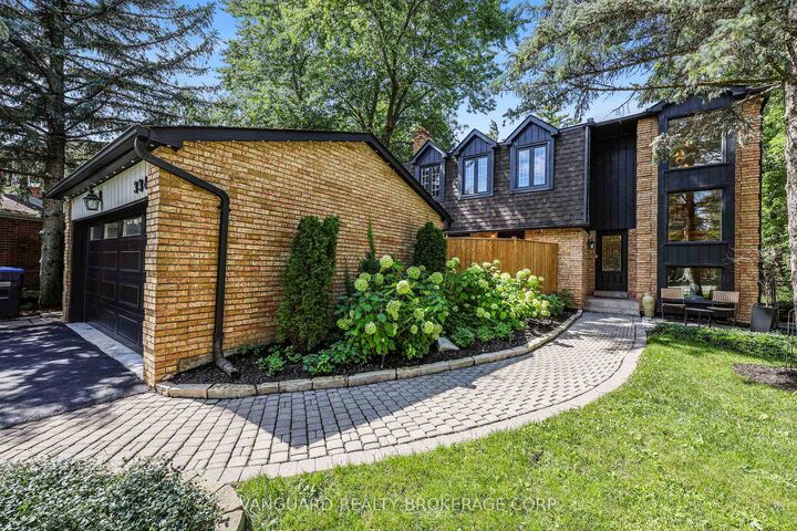Property Photo:  336 Dingle Court  ON L7E 4T1 
