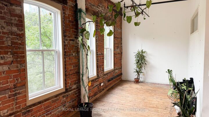 Property Photo: 132 Adelaide Street E 309 ON M5C 1K9