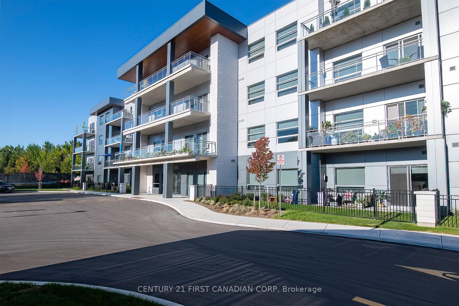 Property Photo:  1696 Fiddlehead Place 109  ON N6G 2V7 