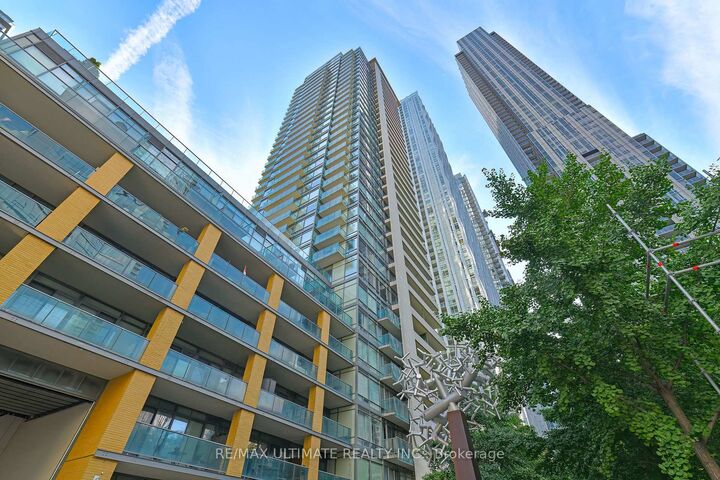 Property Photo: 18 Yorkville Avenue 2607 ON M4W 3Y8
