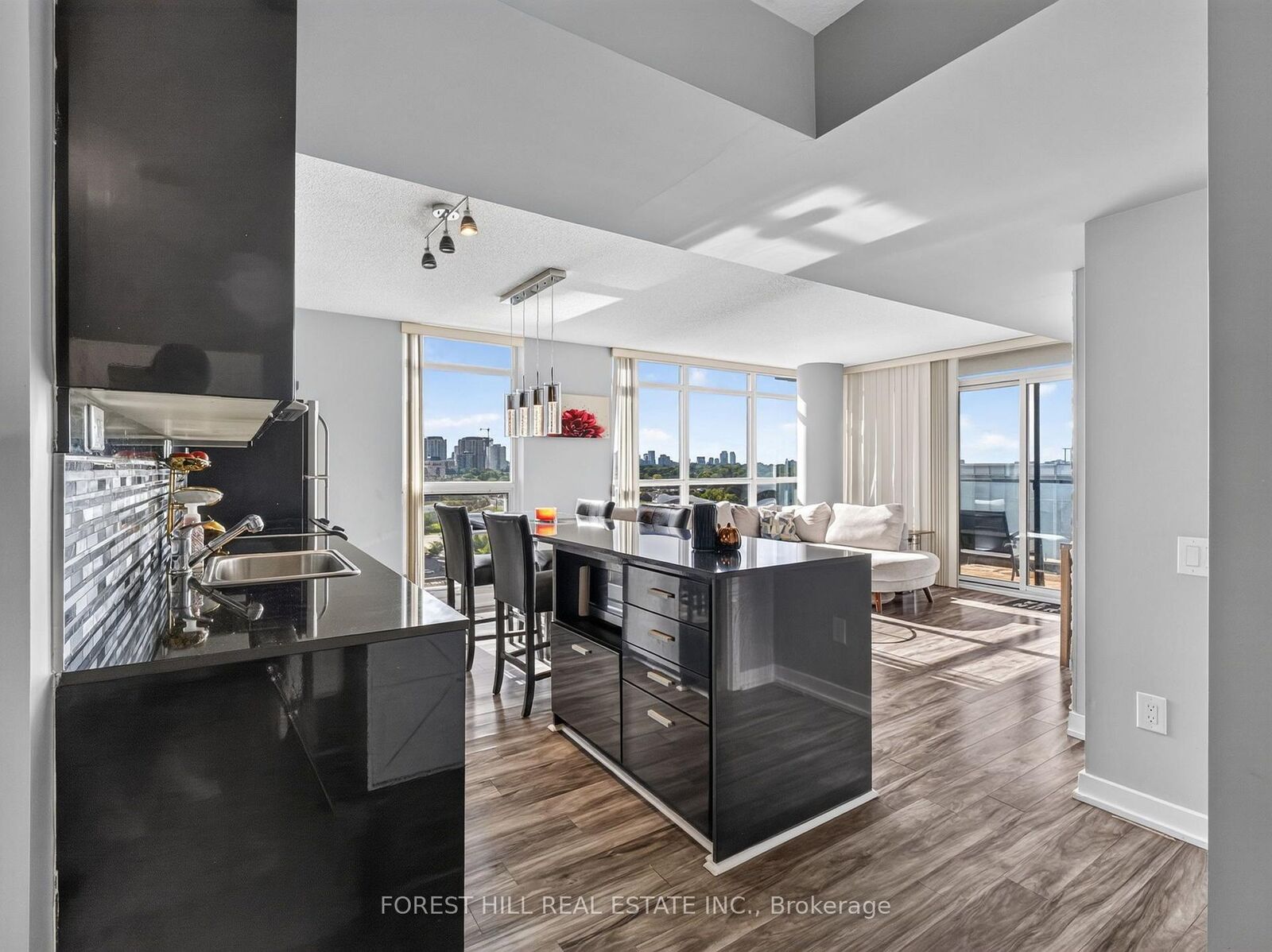 Property Photo:  19 Singer Court 1817  ON M2K 0B2 