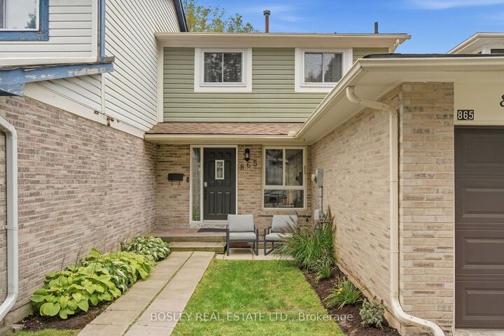 Property Photo:  865 Gentry Crescent  ON L1K 1L6 