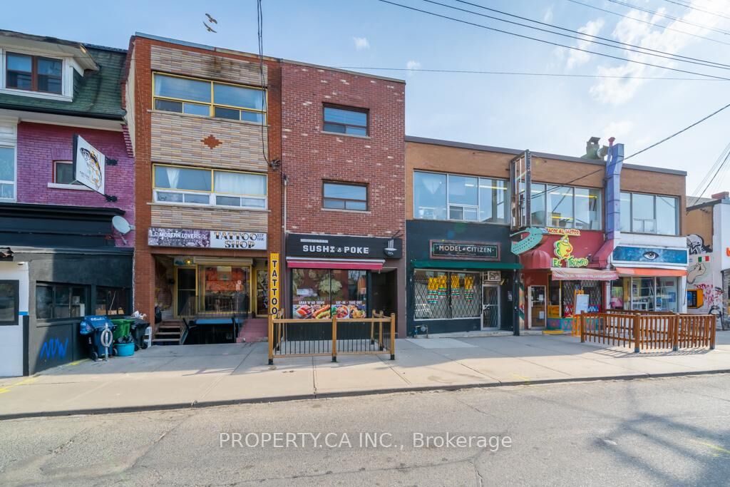 Property Photo:  281 Augusta Avenue 2-3  ON M5T 2L7 