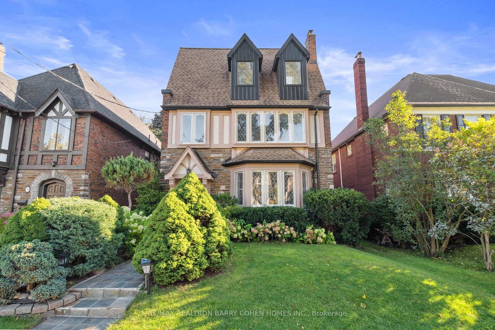 Property Photo:  31 Whitehall Road Main  ON M4W 2C5 