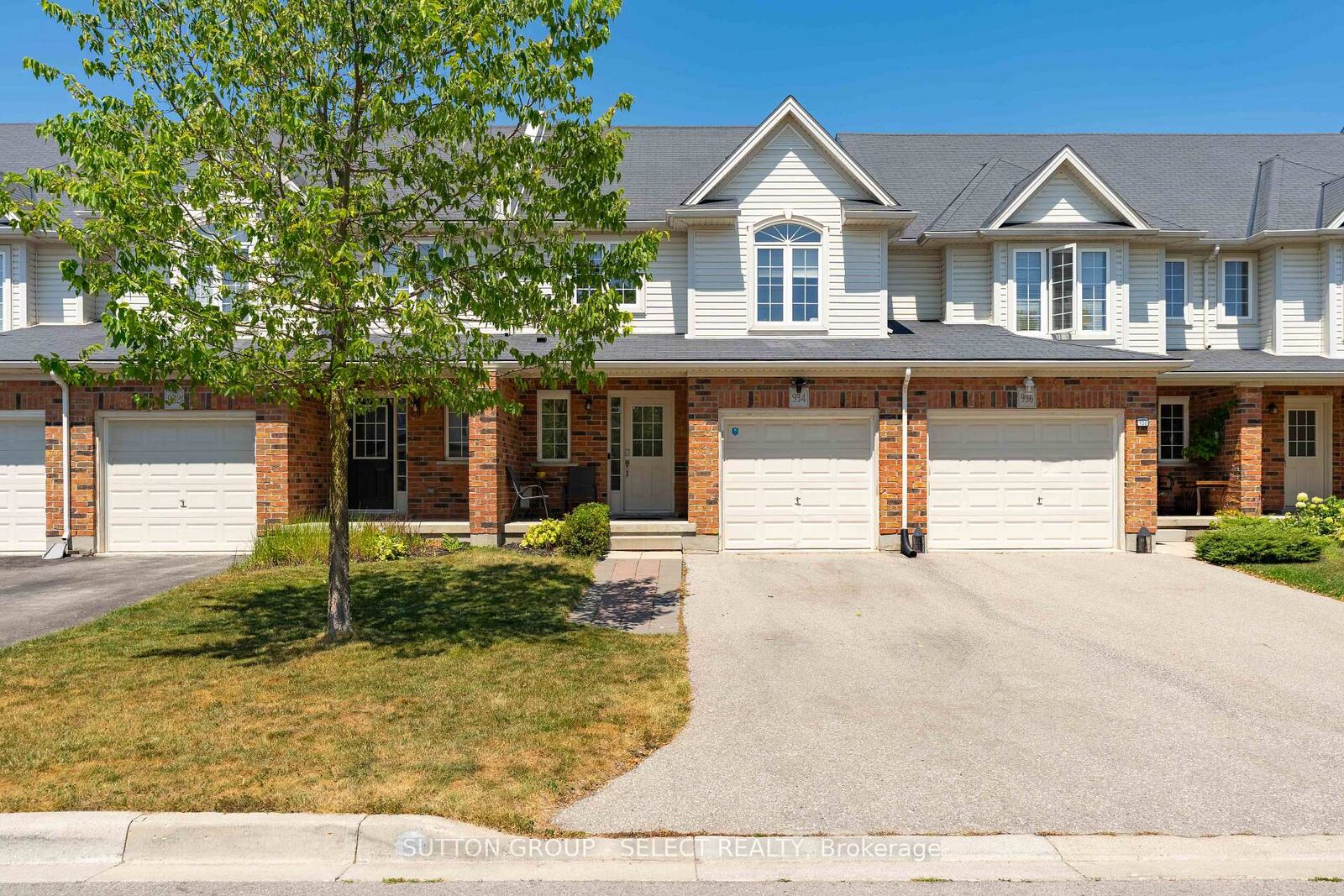 Property Photo:  934 Silverfox Crescent  ON N6G 0N5 