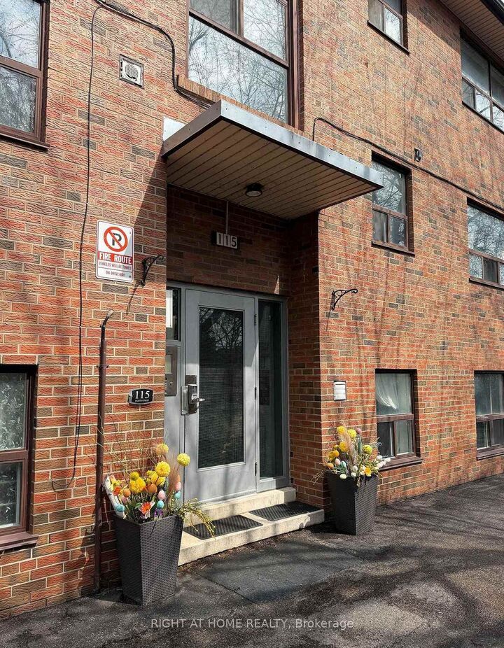 Property Photo:  115 Eighth Street 10  ON M8V 3C5 
