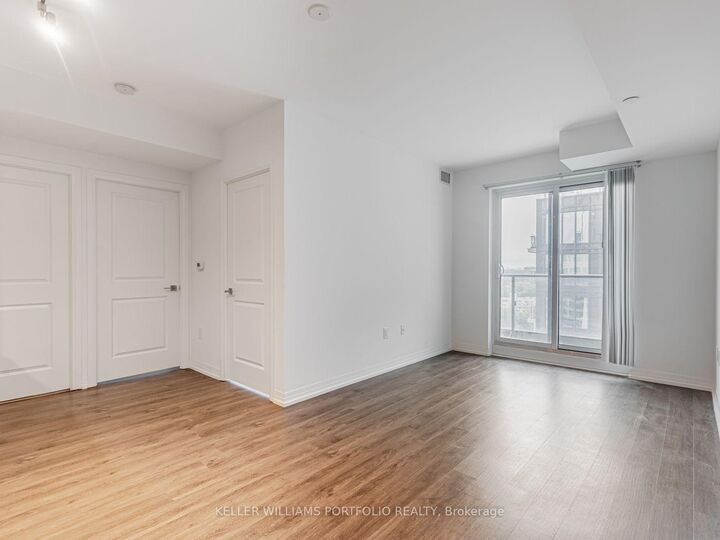 Property Photo: 251 Jarvis Street 1633 ON M5B 0C3