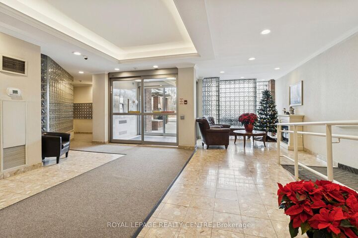 Property Photo:  1110 Walden Circle 510  ON L5J 4R3 