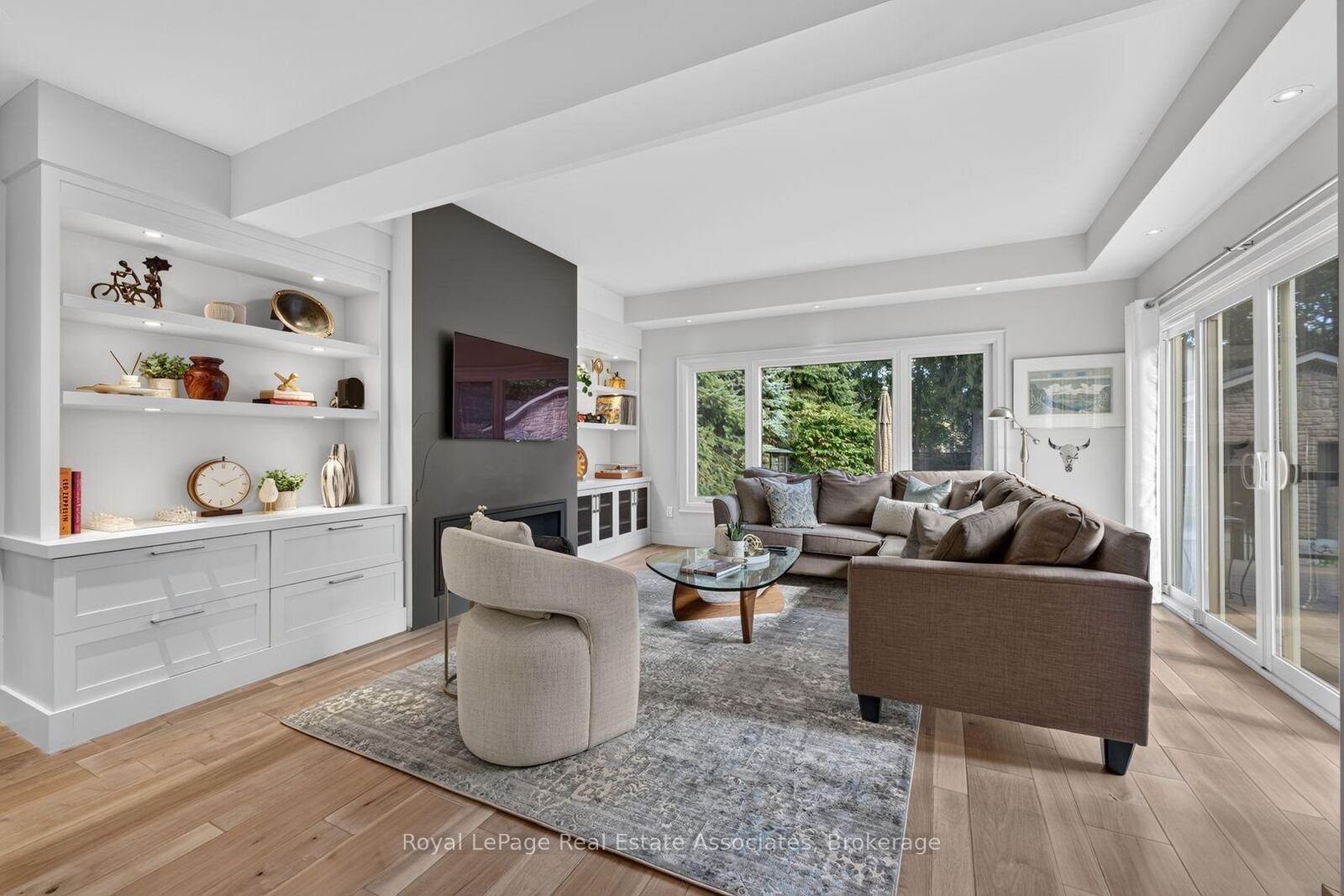 Property Photo:  33 Ben Machree Drive  ON L5H 2S2 