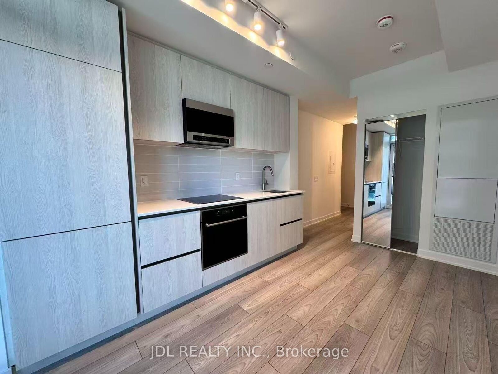 Property Photo:  110 Broadway Avenue 1107  ON M4P 1V7 