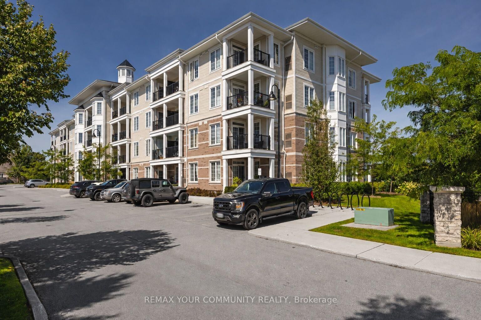 Property Photo: 65 Shipway Avenue 202 ON L1B 0W2