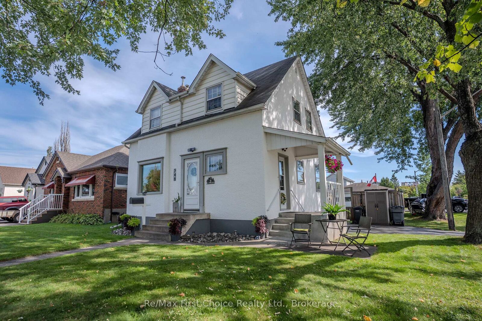 Property Photo:  746 Norah Street S  ON P7E 1P7 