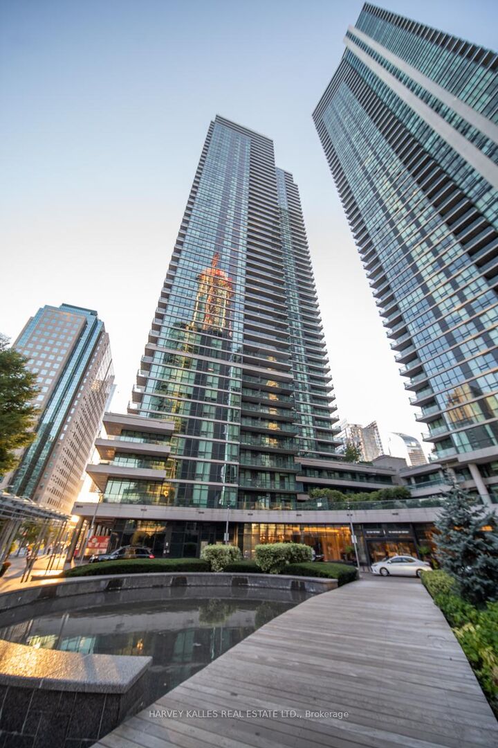 Property Photo:  33 Bay Street 4003  ON M5J 2Z3 