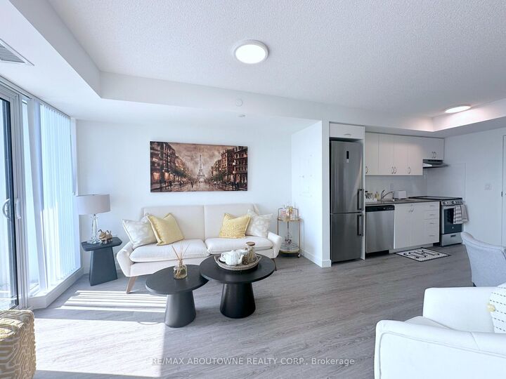 Property Photo:  375 South Street 639  ON N6B 0A5 