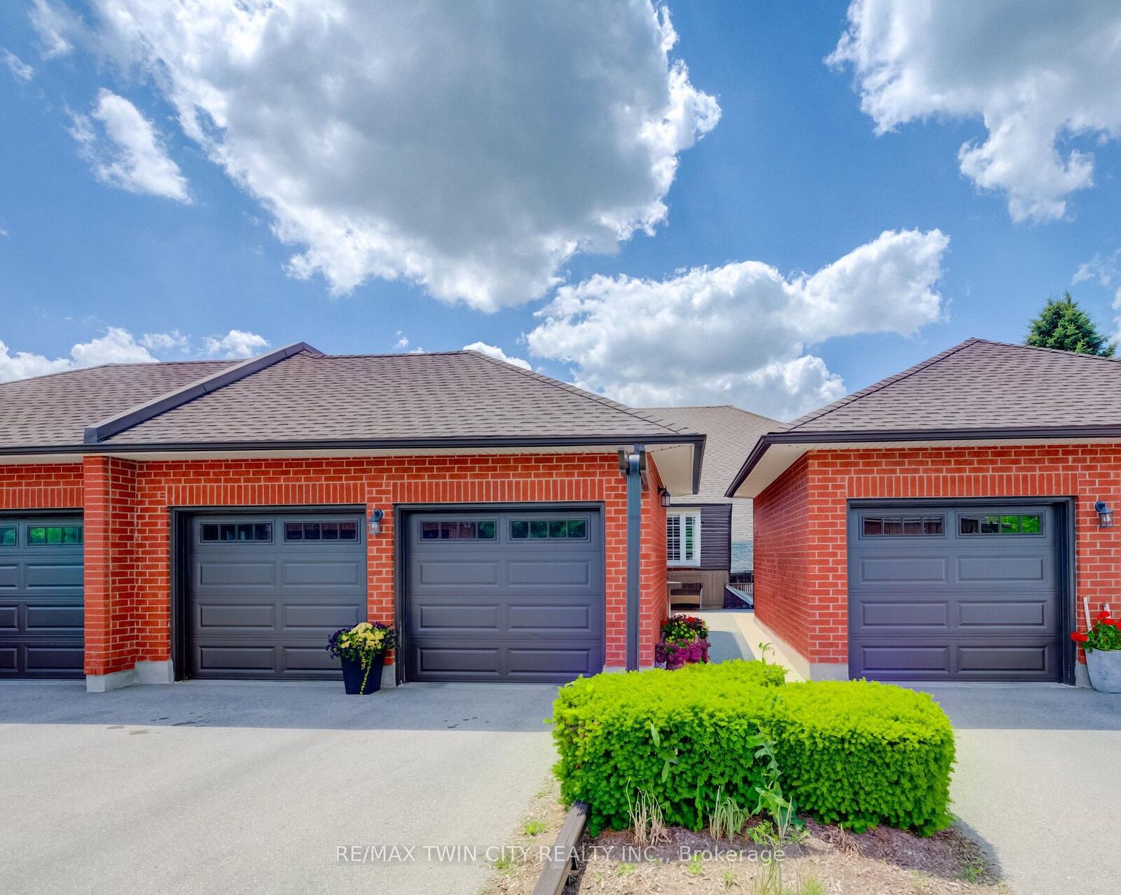 Property Photo: 10 Isherwood Avenue 18 ON N1R 8L5