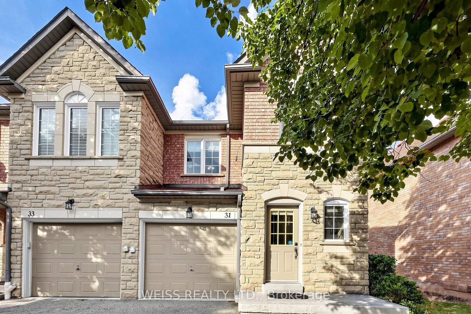 Property Photo: 5260 McFarren Boulevard 31 ON L5M 7J1