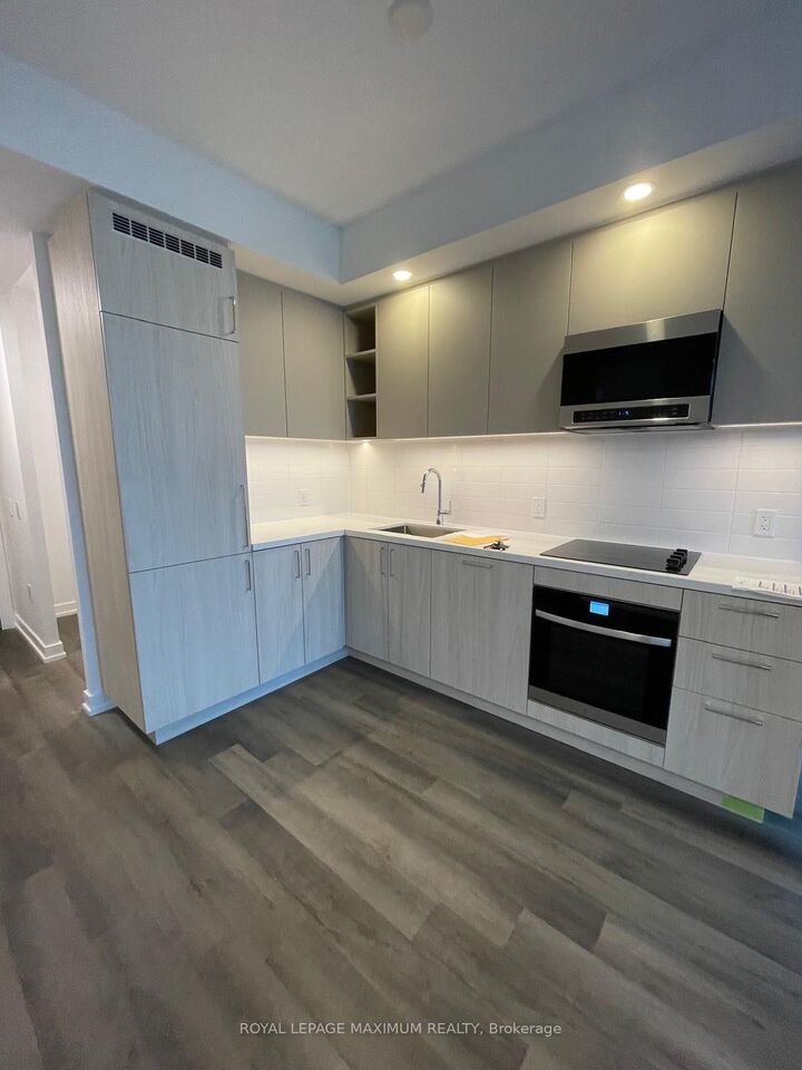 Property Photo:  2851 Highway 7 Road E 1710A  ON L4K 1W2 