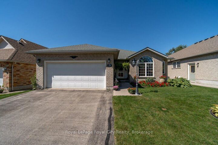 Property Photo:  20 Dickinson Court  ON N0B 1S0 