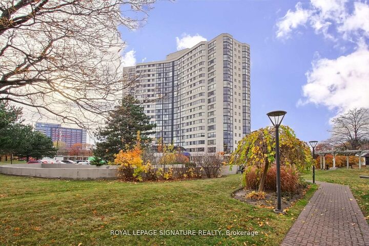 Property Photo:  1360 Rathburn Road 502  ON L4W 4H4 