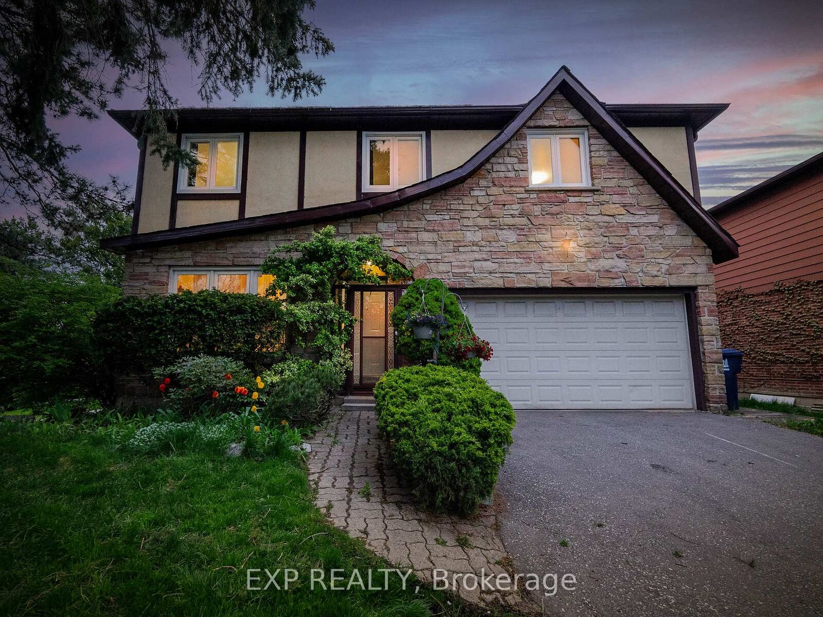 Property Photo:  194 McNicoll Avenue  ON M2H 2C3 