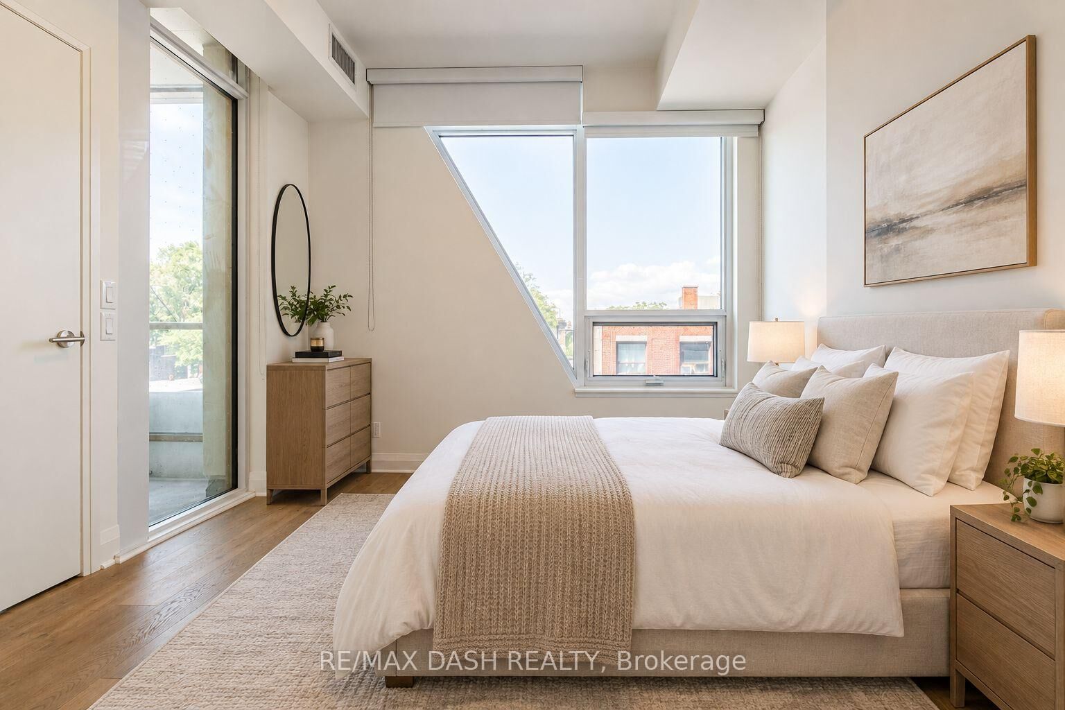 Property Photo:  151 Avenue Road 310  ON M5R 2H7 