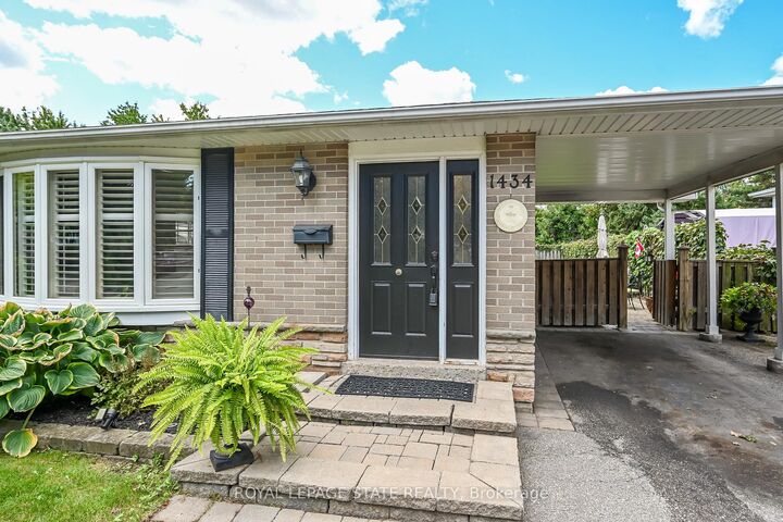 Property Photo:  1434 Dewbourne Crescent  ON L7M 1E7 