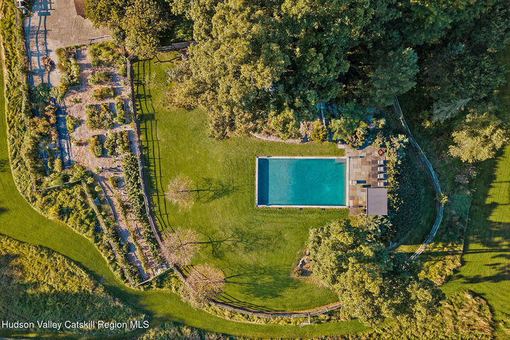 Property Photo:  62 E Meadowbrook  NY 12580 