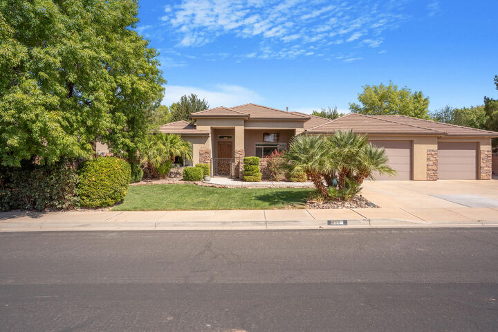 Property Photo:  655 E Lost Ridge Dr  UT 84780 