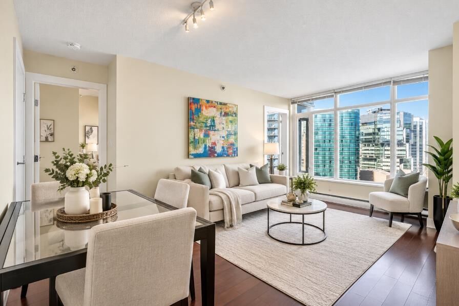 Photo de la propriété: 888 Homer Street 2504 BC V6B 0H7