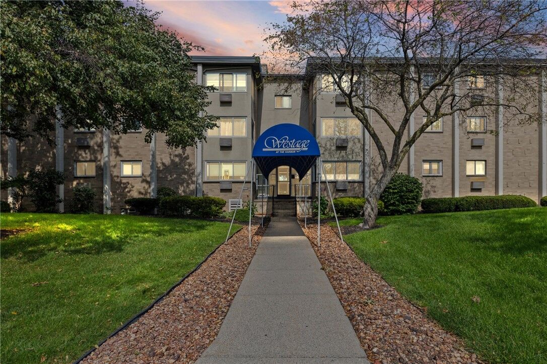 Property Photo:  810 Westage At The Harbor  NY 14617 