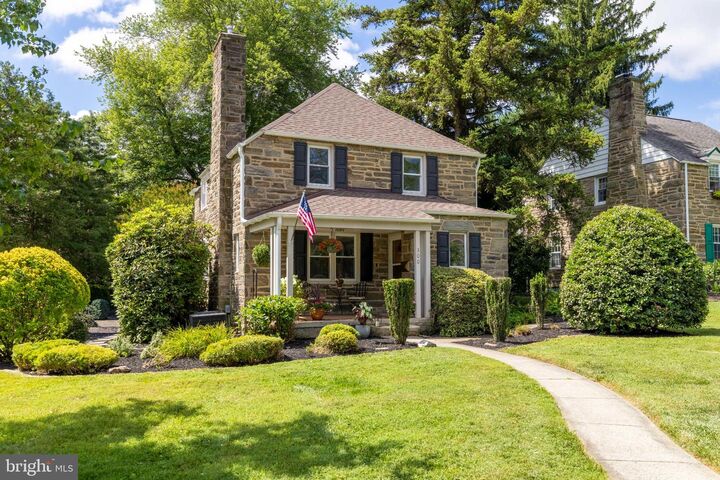 Property Photo:  300 Cherry Lane  PA 19038 